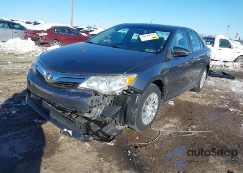 2013 Toyota Camry Le z USA, uszkodzony, nr VIN 4T1BF1FK1DU653114